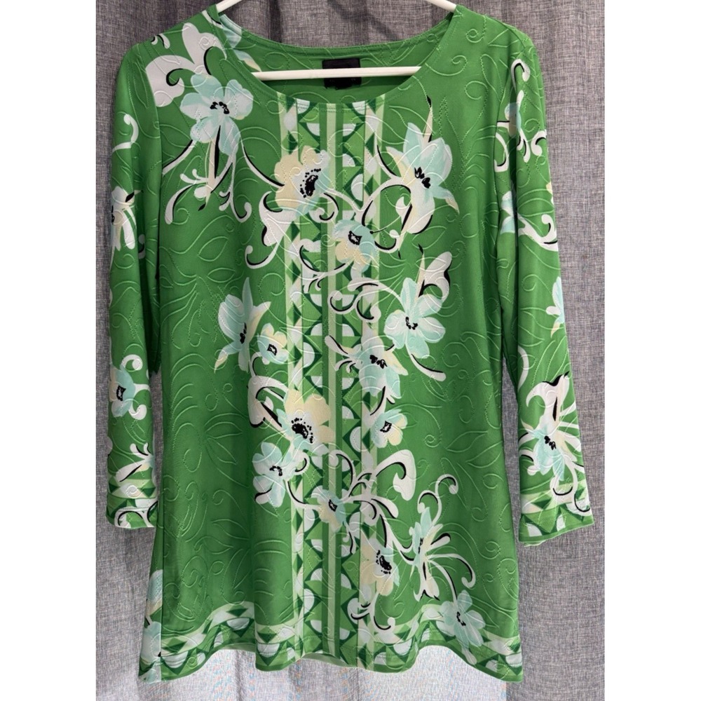 JM Collection Woman's Size M Green Floral Textured Round Neck ¾ Sleeve Blouse